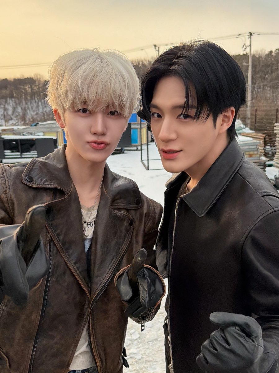 파랑⁶⁵ tweet media