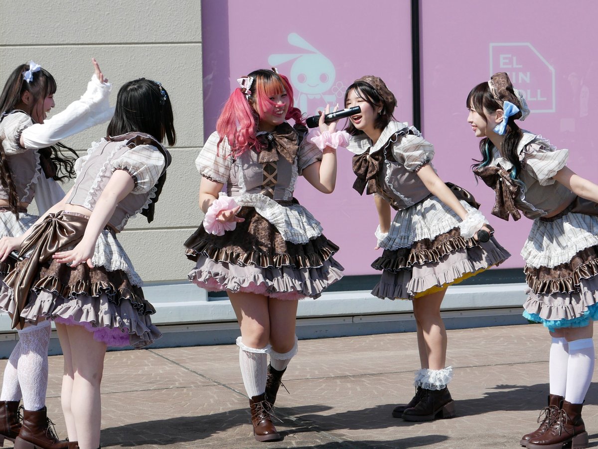 よんもく tweet media