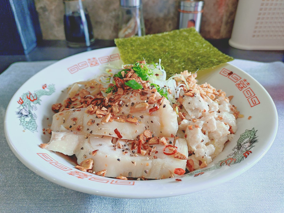 先日は
秋津　麺.丼Dining夢者さんで『小悪魔鶏油そば(冷)』を訪食😋
鶏油のコクと旨味にニンニクの香りとパンチが加わりガツンとした風味で大人な味わいで美味し😍
ひとつ難点は人に会う時には気を付けないとかなりのニンニク臭に😂
今日も幸腹様でした🤗