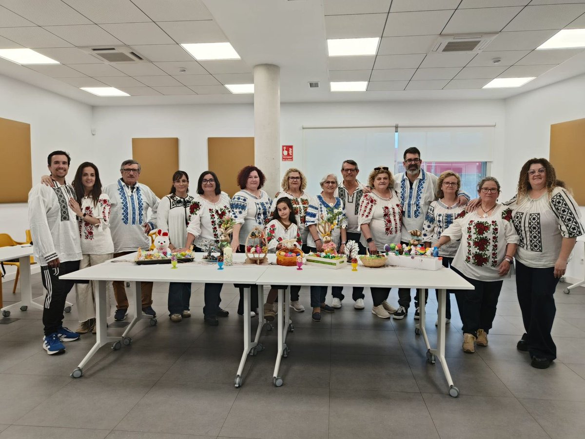 ASOAL1980's tweet photo. 🐣🍰 Celebramos la Merienda de Pascua en ESPACIO ALMA @aytoalm ASOAL, disfrutando de una tarde entrañable y festiva.

🌸 Un espacio de convivencia para fortalecer nuestra comunidad.
🤝 ¡Gracias a todas las personas asistentes!

✨ Seguimos creando espacios para compartir. https://t.co/KVMuDIqu3M