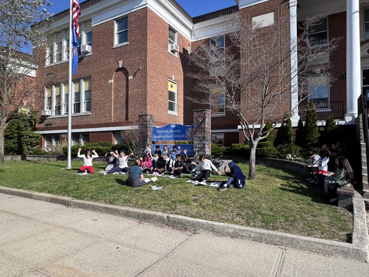 Davison Avenue tweet media