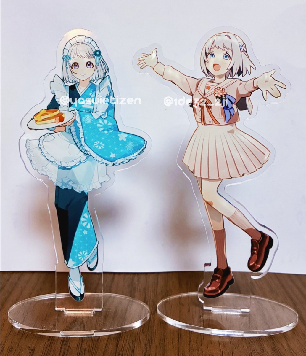 いつもお世話になっている会社の同僚が
グッズ交換やお譲りしてくれて
とても助かっているので、
同僚がリーリヤちゃん好きと言うことで
感謝を込めてばびさん( <a href="/yasuietizen/">やす井</a> )と
一緒にアクスタ作ってプレゼントしちゃった🎁