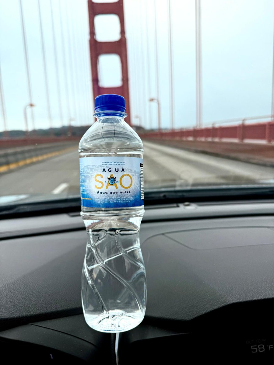 JorgeCastro_SAO's tweet photo. ¿Qué puente es este? 

¿Qué país será?

Me mandaron esta fotografía de hasta donde ha llegado de alguna manera nuestra agua de manantial SAO 🙏🏼🙏🏼🙏🏼

Nuestros hermanos lejanos se la han llevado hasta ya ... Súper 

Dios nos bendice.

 💪🏻🇸🇻🤠 https://t.co/r3cGYYlIN4