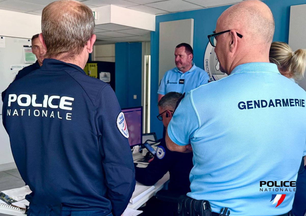 PoliceNat76's tweet image. #Partenariat | Les 👮‍♀️👮‍♂️ de la #SeineMaritime accueillaient la semaine dernière les gendarmes pour présenter les pratiques opérationnelles, les process d’intervention et les outils utilisés. 
Renforcer la coordination et mieux comprendre les enjeux. 
Des échanges enrichissants.
