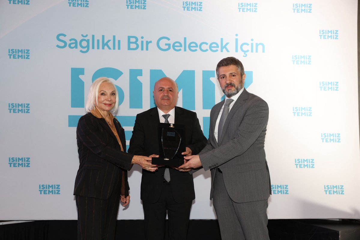 İstmemHBO tweet media