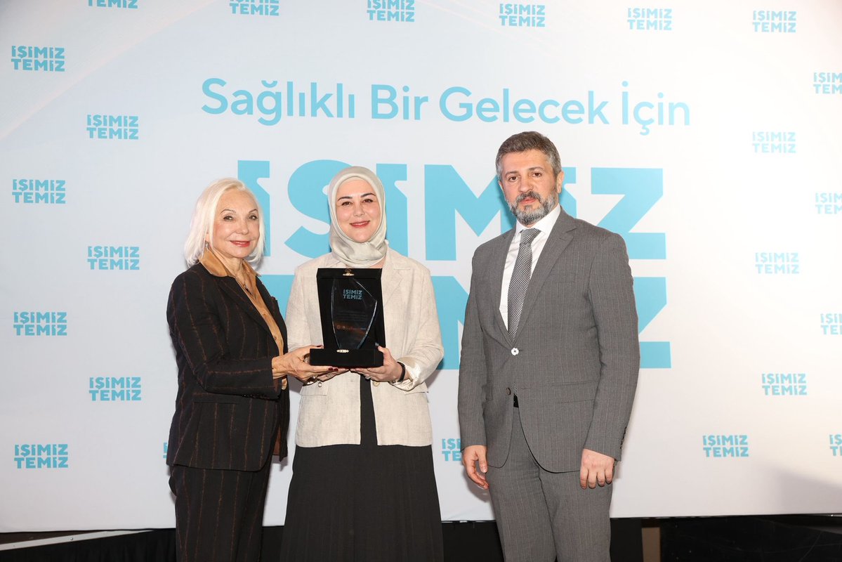 İstmemHBO tweet media