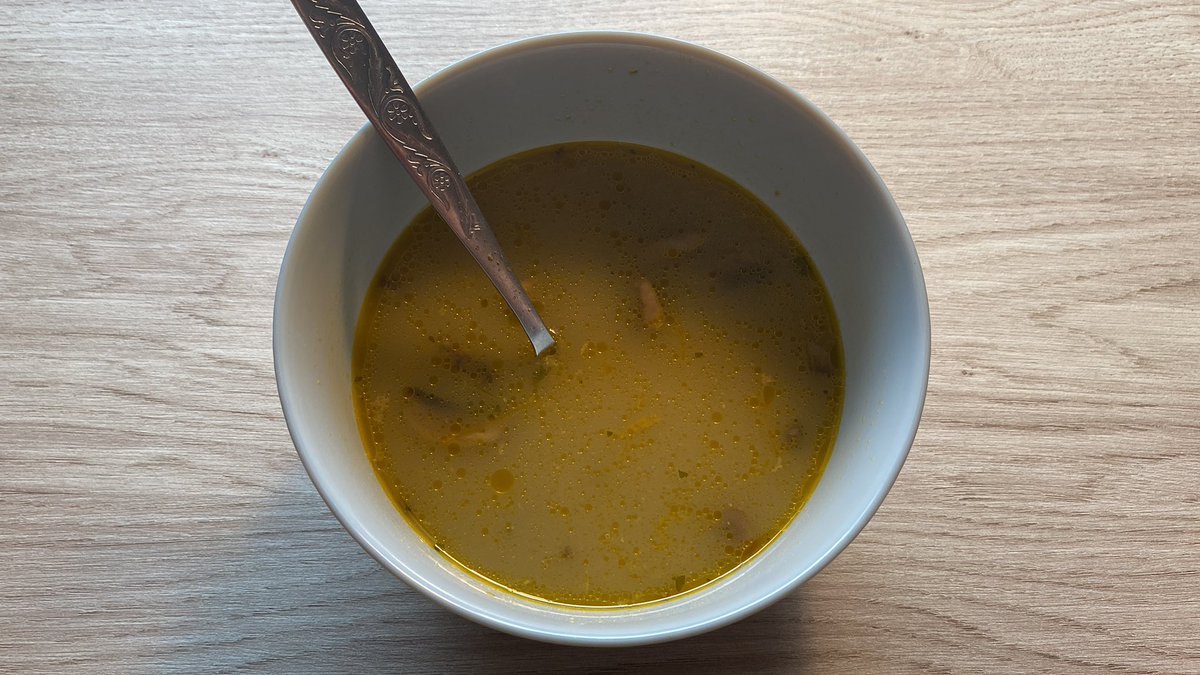 willovian's tweet photo. #edtwt how many calories are in this… its a mushroom soup😓😓 i have sm problem with estimating calories from soups ughhhh https://t.co/YnmUhK74Tr