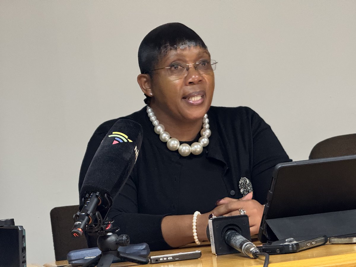 ntateRaps's tweet image. #Lesotho Ombudsman: Adv. Tlotliso Polaki releases a scathing report on gross human rights violation on mental health facilities and correctional facilities. Overcrowding, infrastructure dilapidation &amp;amp; lack of basic medical care. ⁦@SABCNews⁩ ⁦@BlainHerman⁩