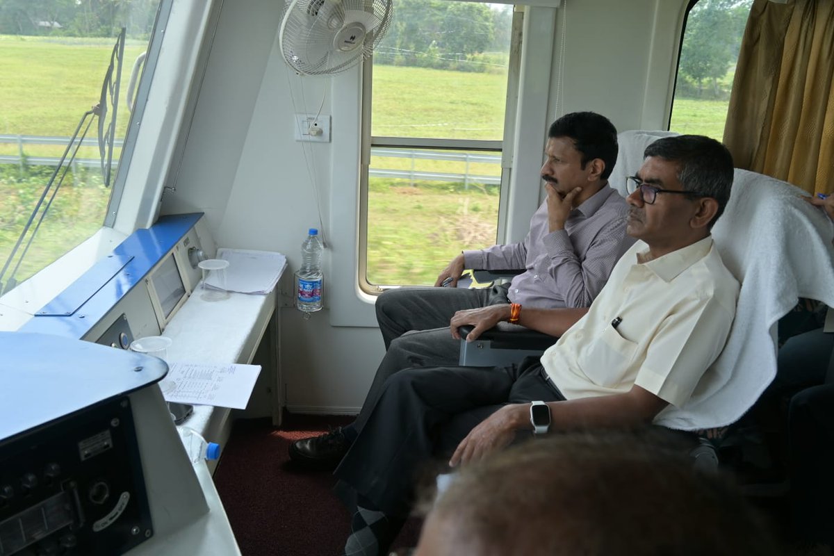 EastCoastRail's tweet image. General Manager, East Coast Railway, Shri Parmeshwar Funkwal, conducted a window trailing inspection of the Khurda Road–Puri section, followed by a detailed review of the ongoing developmental works at Puri station.

#Inspection #Puri #Safetyfirst #ECoRupdate @RailMinIndia