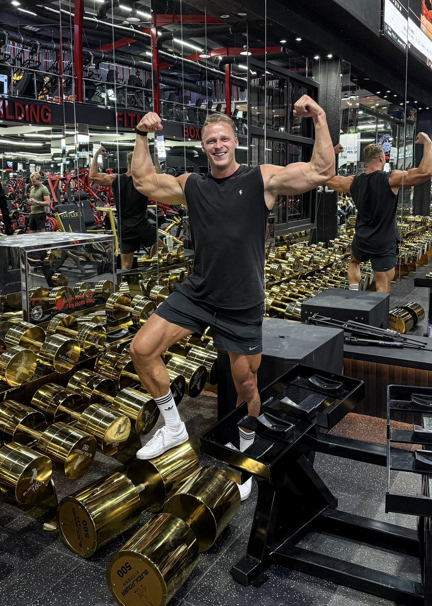 Charlie Meister tweet media