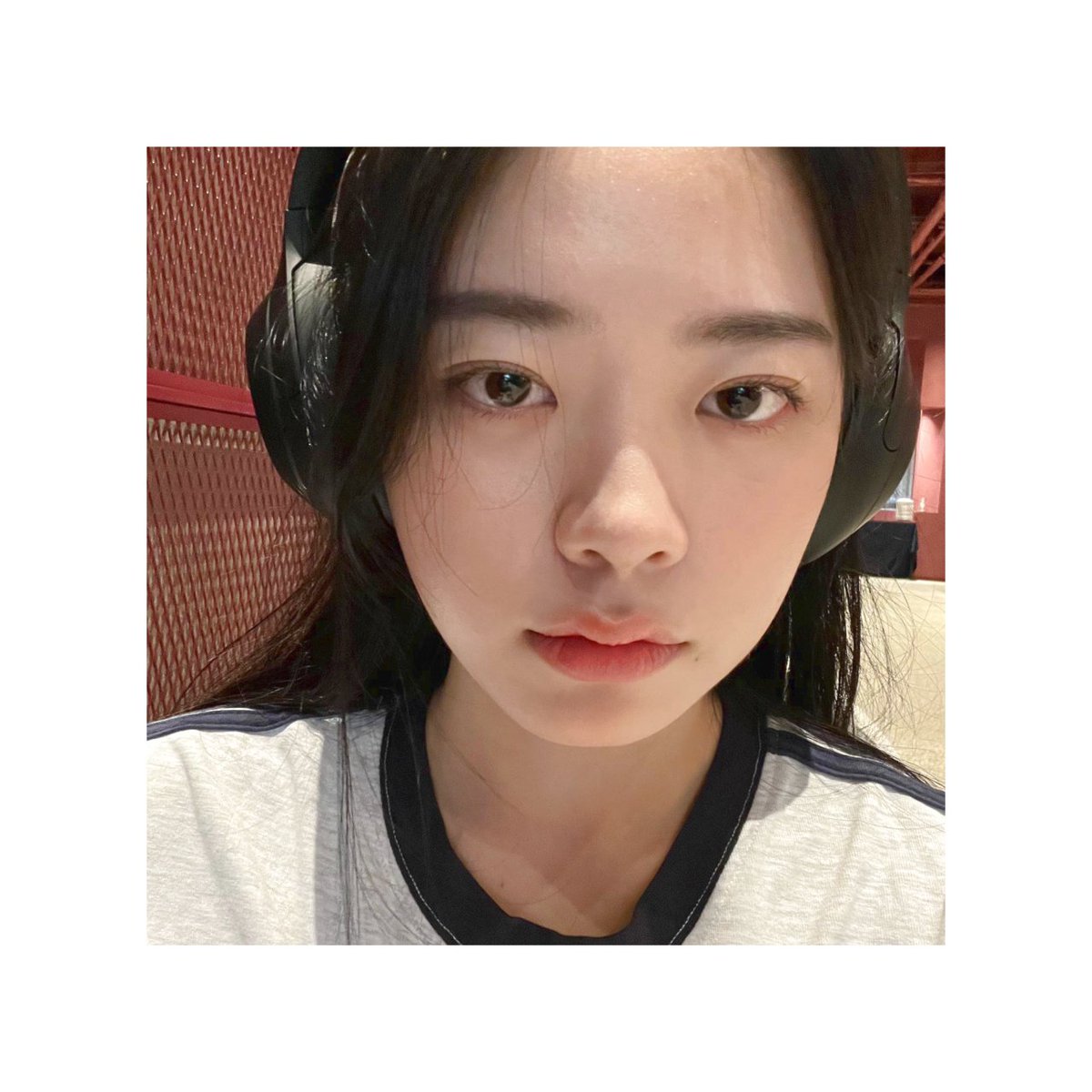 ㅤ 
Musik  berhenti,  tapi  rasa  ini  tetap  mengalun  indah  di  hati.