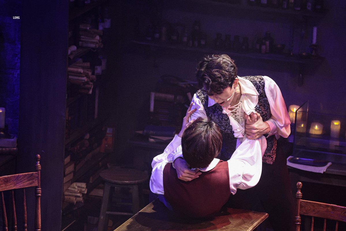 l0ng_pic_'s tweet image. 260414 더테일 에이프릴 풀스 스페셜 커튼콜

존 윌리엄 폴리도리 ㅣ #현석준 
조지 고든 바이런 ㅣ #손유동