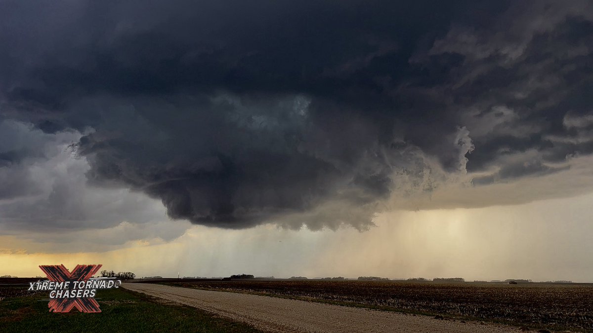 SheenaGarvey32's tweet photo. We chased this incredible supercell storm on April 13 2026 near Truman, Minnesota it was incredible to see this thing form and touch down on the ground right by us what an amazing storm 🌪️🌪️ Thank you to our sponsors who keep this rig on the road and performing at its best!! https://t.co/r8vpdgL1YB