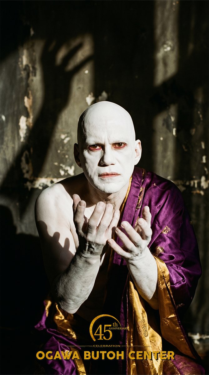 joaobutoh's tweet image. 45 years — the body still listens to the invisible. 45 anos — o corpo ainda escuta o invisível. #Butoh #ButohDance #ContemporaryDance #PerformanceArt #ExperimentalDance #AvantGarde #DanceFilm #BodyArt #PerformingArts