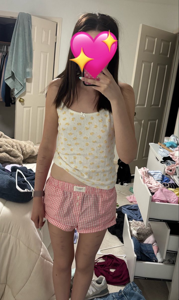 icecreamcat23's tweet image. daily bodycheck 

#edtwt #bodycheck #weightloss #shedtwt #ana #mia #moothunt #thighgap