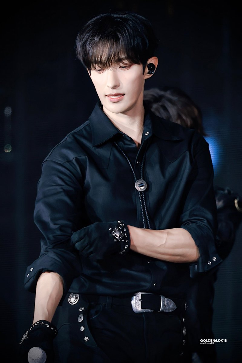 golden6_dk18's tweet image. 20260405 NEW_ ENCORE day 2

The Dark Knight🪾

#SEVENTEEN #DK #도겸 #DOKYEOM #석민 
#세븐틴 #ソクミン #ドギョム #李碩珉
