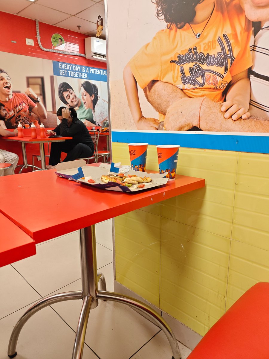 Ashuubh's tweet photo. This is the condition of most prestigious brand dominos in sector 15C chandigarh no cleanliness no staff no washroom operated I think you have taken an action on this @dominos @dominos_india Also mosquitos and smell are there and not able to eat food here. https://t.co/ttAr1qeKvt