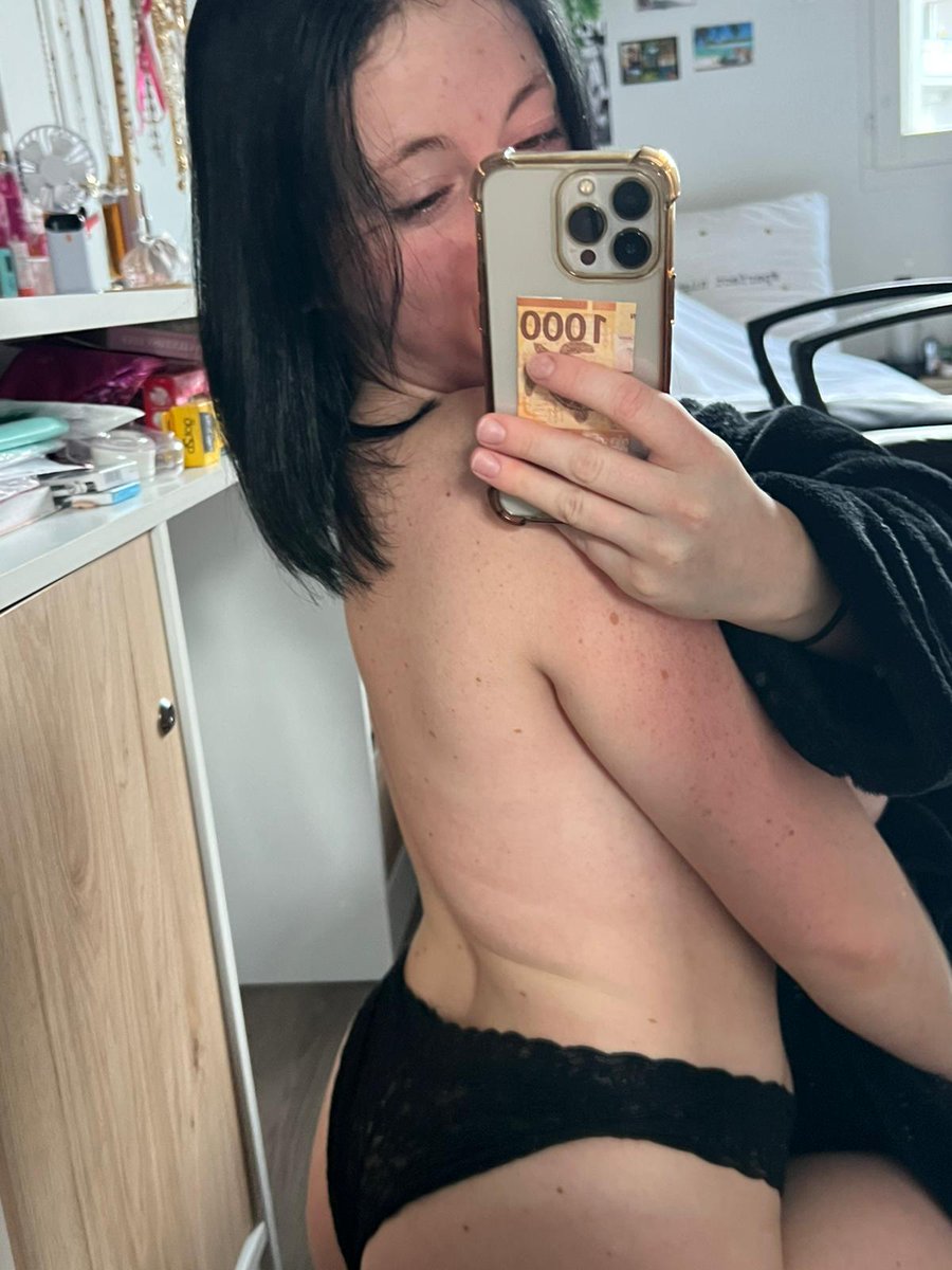 une.soumise💋 tweet media