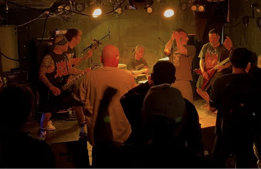 土曜日の騒弦
初見のAFTERDISMANTLINGとIN FOR THE KILLが超強力だった。そしてFalseInsightは骨折した足と緑の髪の毛が素敵だった！