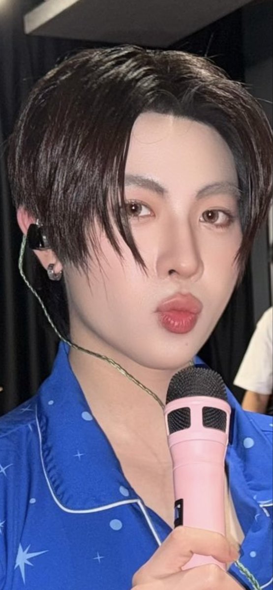 ᐡ ̳ᴗ ̫ ᴗ ̳ᐡ💮ติดฝนอยู่เจแปน🍥o(。・‧̫・。)o💞💭 tweet media