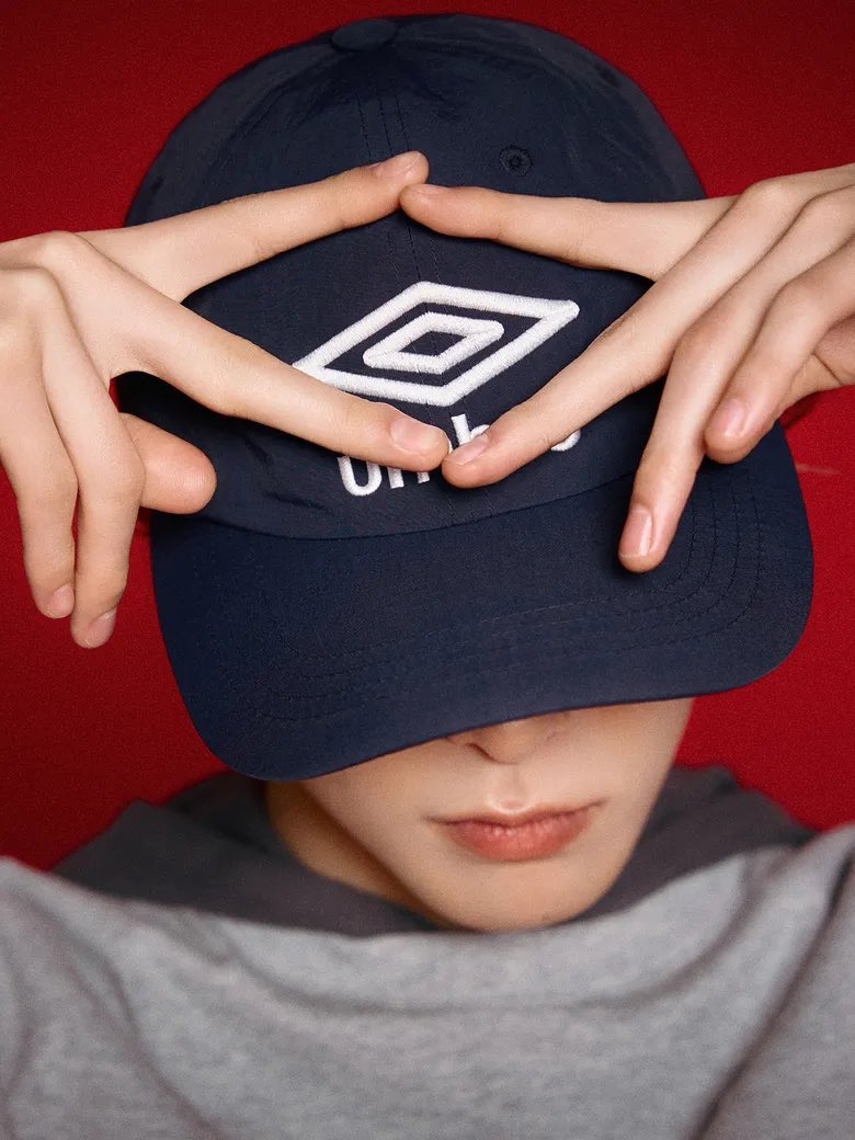 リーさん tweet media