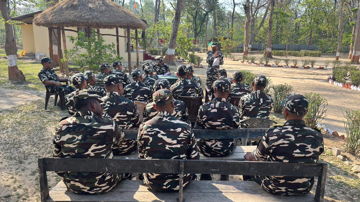 9BnSSB_INDIA's tweet photo. рдмрд▓ рдХреЗ рдЬрд╡рд╛рдиреЛрдВ рдХреЛ рдПрд░рд┐рдпрд╛ рдЕрд╕реЗрд╕рдореЗрдВрдЯ рдХреЗ рдЕрдВрддрд░реНрдЧрдд рдкрдВрдЬреАрдХрд░рдг рд╕рдВрдмрдВрдзреА рдирд┐рдпрдореЛрдВ рдПрд╡рдВ рдкреНрд░рдХреНрд░рд┐рдпрд╛рдУрдВ рдХреА рдЬрд╛рдирдХрд╛рд░реА рдкреНрд░рджрд╛рди рдХрд░рддреЗ рд╣реБрдП ред
#SSB_INDIA
#SSBFTRLUCKNOW #SSBSHQGKP
#AreaAssessment #SeemaSuraksha
#BorderSecurity
#ProfessionalForces
#NationFirst
#TeamSSB https://t.co/X1XIrapNj2