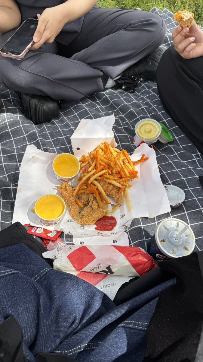 شّهد tweet media