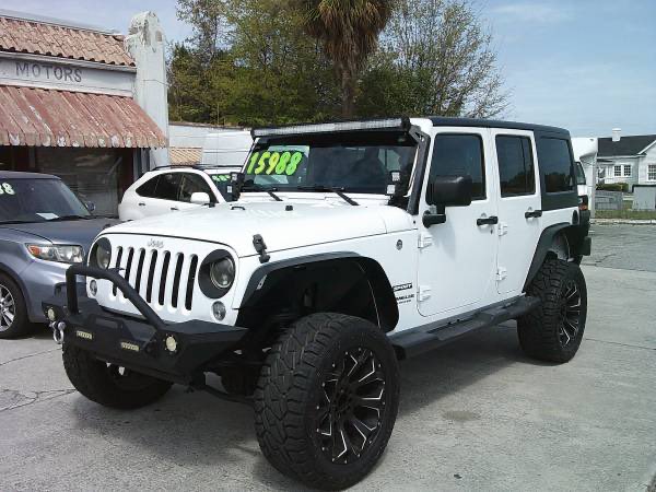 meetingstmotors's tweet photo. 🔥 Adventure starts here.

Check out this 2017 Jeep Wrangler Sport — rugged, reliable, and ready for wherever the road (or trail) takes you. 🏔️🚙

Perfect for weekend fun or everyday driving.

#JeepWrangler #WranglerSport #4x4 #UsedCars #MeetingStreetMotors https://t.co/QKZDAX8ehQ