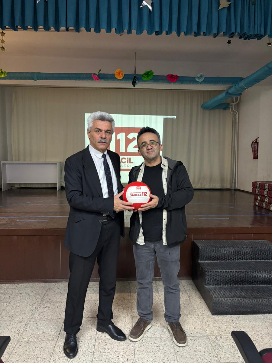 112Bolu's tweet photo. 📍Yunus Emre İlkokulu - Ortaokulu

112 Acil Çağrı Merkezinin bilinirliğini artırmaya yönelik tanıtım çalışmalarımız kapsamında; https://t.co/zcLAiUncmb