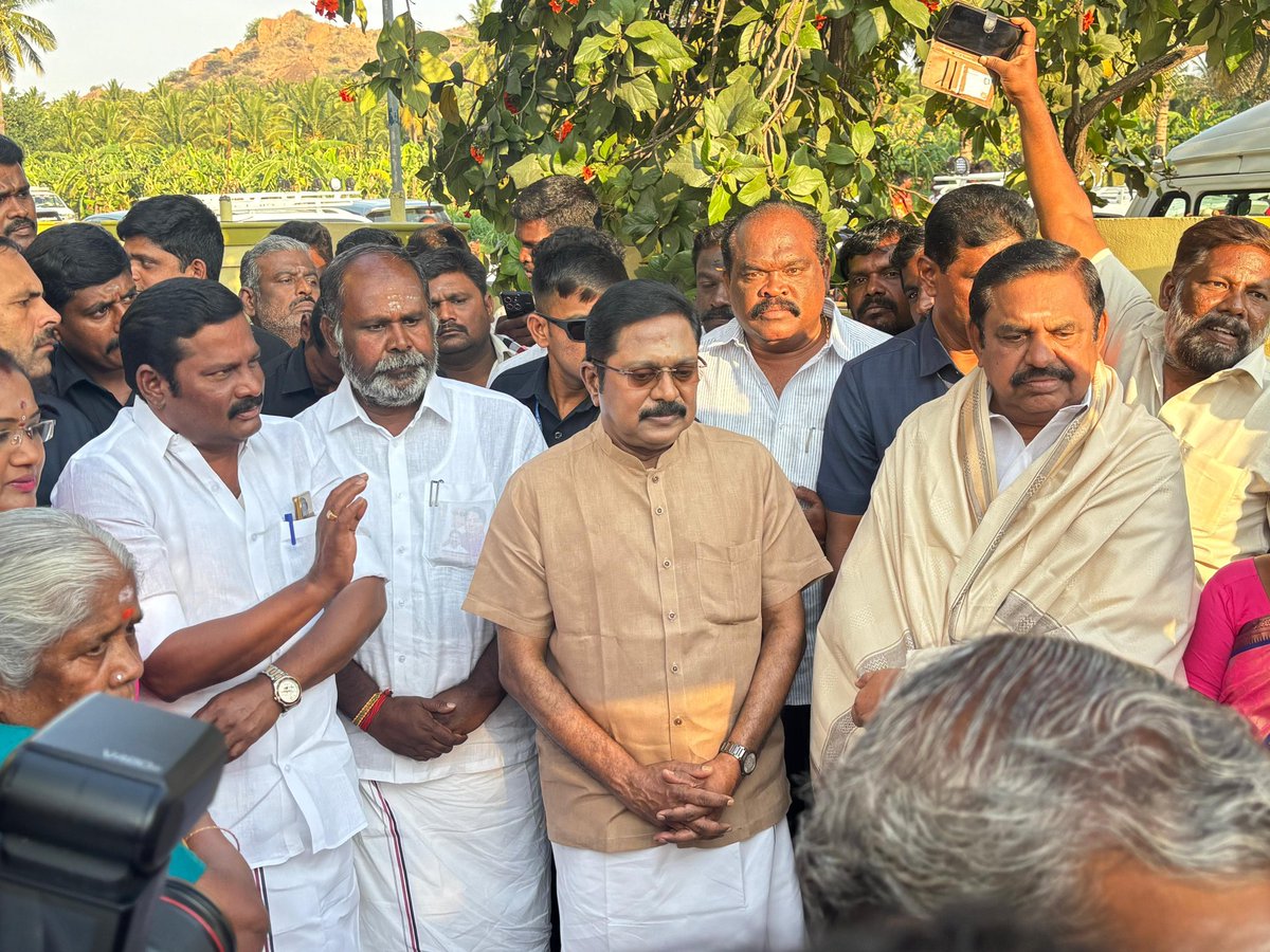 AmmkITMuthu's tweet image. #NDAalliance #TTV #EPS

தேனியில் அமமுக பொதுச்செயலாளர் அண்ணன் #TTVDhinakaran மற்றும் 

அதிமுக பொதுச்செயலாளர் அண்ணன் #இபிஎஸ் அவர்கள் ..