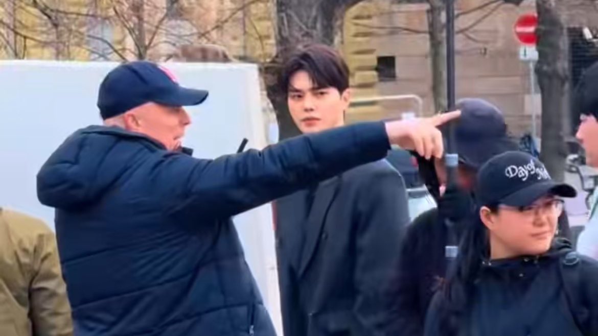 SongkangTH's tweet photo. คลิปจาก OP ที่เจอซงคังถ่ายซีรีส์ที่ปรากค่ะ

🔗 https://t.co/zEAlYXQ45e

#송강 #SONGKANG #ซงคัง #ソンガン https://t.co/eGw7TPPwzg