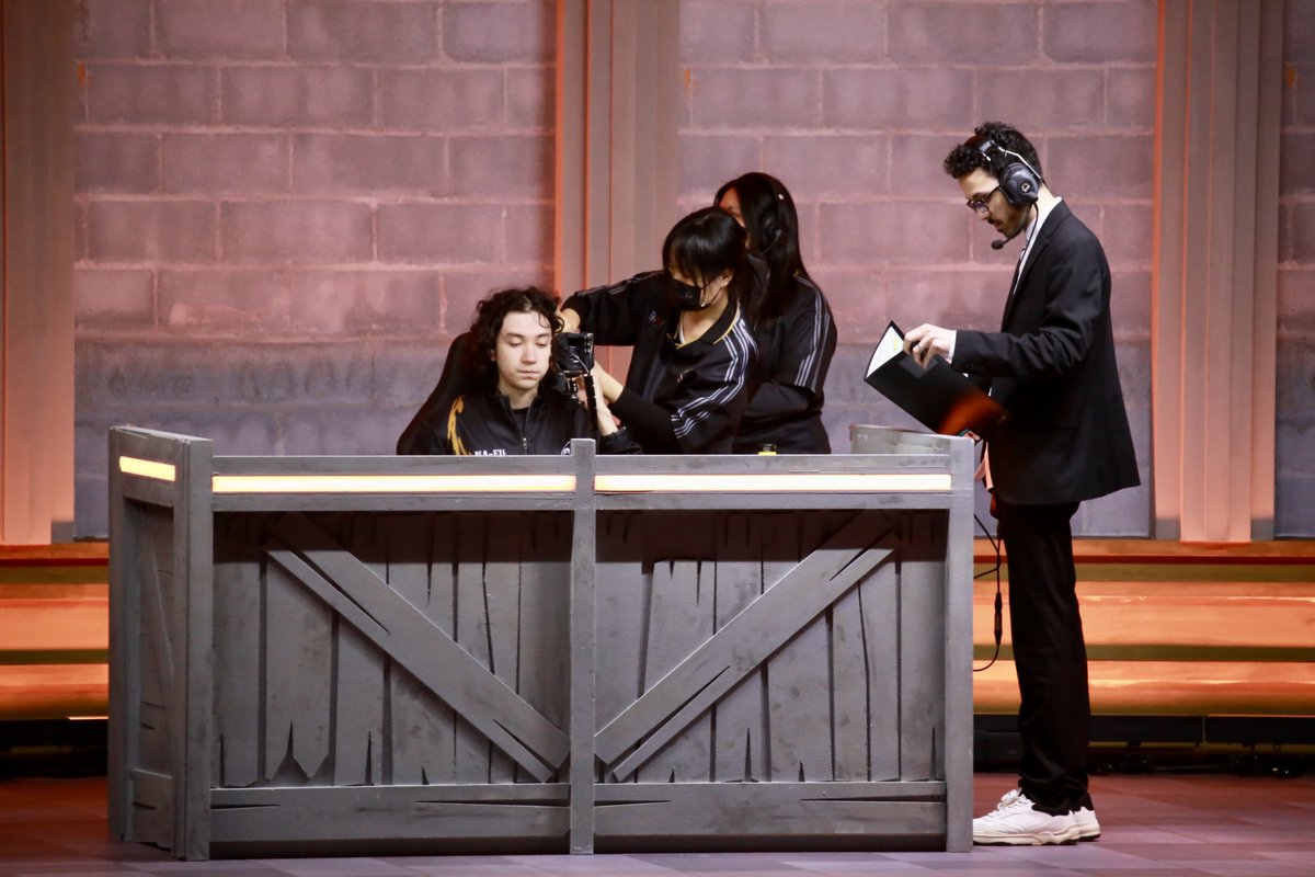 Team B4U tweet media