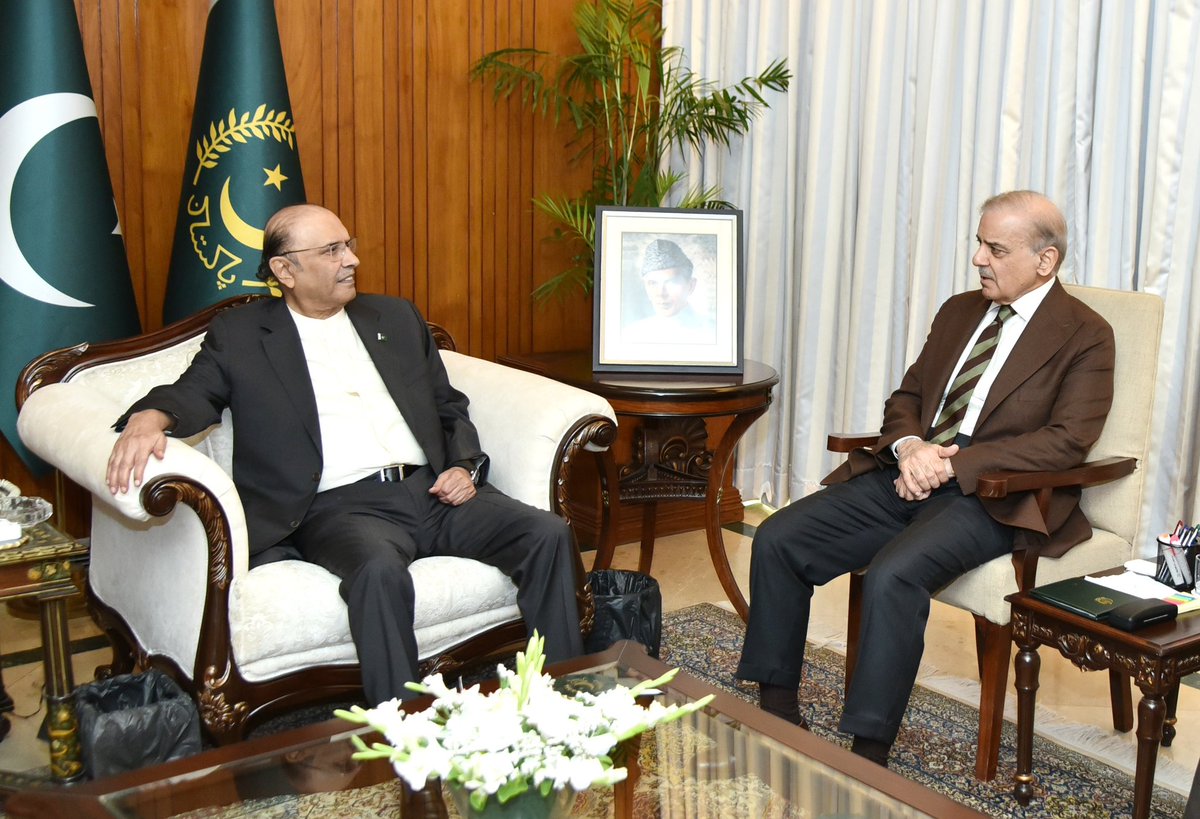 President <a href="/AAliZardari/">AsifAliZardari</a> in a meeting with Prime Minister <a href="/CMShehbaz/">Shehbaz Sharif</a> at Aiwan-e-Sadr.