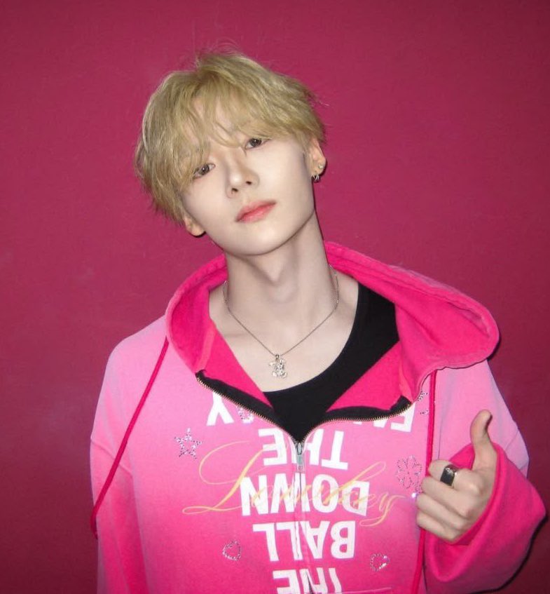 𝑔𝒾𝑔𝒾 𝜗𝜚⋆₊˚ tweet media