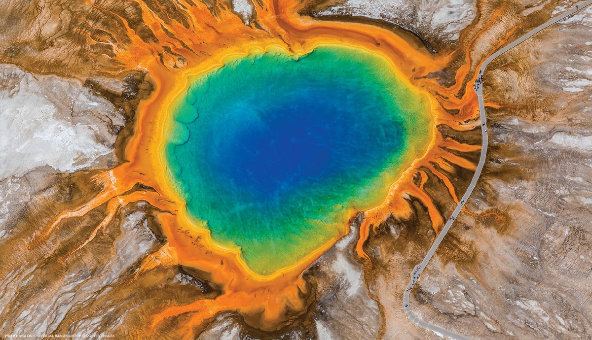 ScienceMagazine's tweet image. Yellowstone’s complex magma plumbing system is driven more by tectonic forces in the lithosphere than by a deep mantle plume, researchers report in Science. 

The finding is crucial for evaluating hazards at the Yellowstone volcanic system and other similar volcanic systems