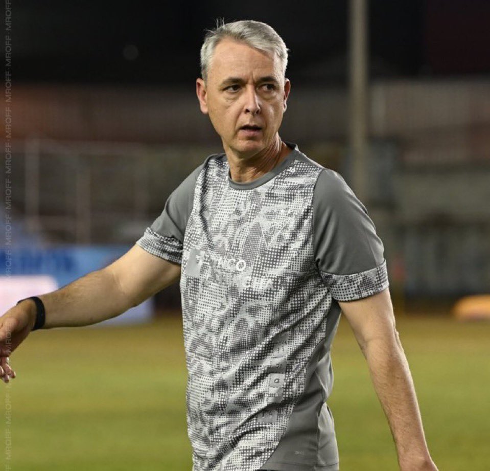 Si hoy #LDU pierde contra #Mirrasol en la #Libertadores jugando de LOCAL…. 

Nunes debe salir de LIGA?