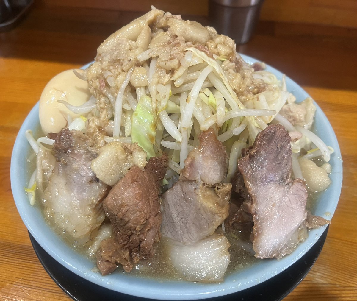 春なのに  春なのに
ため息  またひとつ