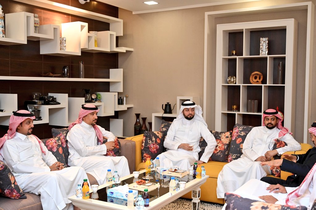 الكلية التطبيقية tweet media