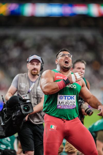 RunBlogRun's tweet image. “Tokyo World Champs, Ryan Crouser takes Tokyo 
Shot putting is like riding a bike”: Ryan Crouser speaks after his Tokyo victory buff.ly/yh1tkGW , by StuartWeir, 
photos by Dan Vernon/World Athletics 

#RyanCrouser, #shotput, @beau_throws, #usatf, #Tokyo2025, #Tokyo25,
