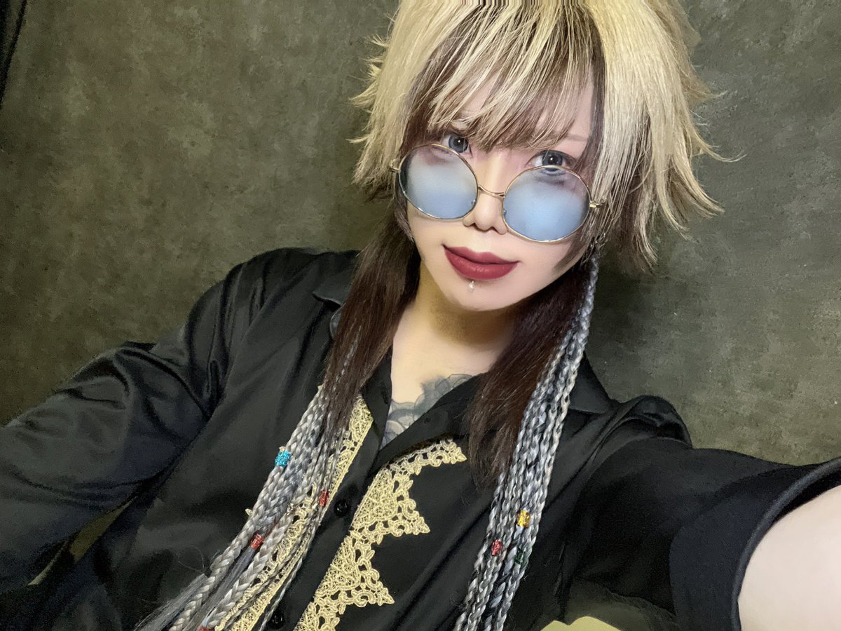 sakurai_7wana's tweet image. 今日は命削るような激しいライブでした！
後半思うように腕は上がらないし足も動かなかったけど気持ちは届いてたと思う👍
次のライブはリアバで七罠のあまり見た事ないライブを届けられると思うから楽しみにしてて👌