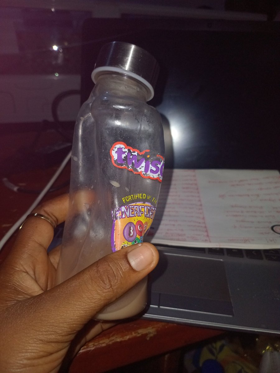 _GlobalAuditor's tweet photo. I was having menstrual cramps earlier today so I decided to get something hot to ease my cramps at the office
I was boiling water when I noticed my extension got faulty then I had to use my colleagues own only for me to put water in this plastic flask and it got bad like this💔🥺 https://t.co/3DkvvwIBm9