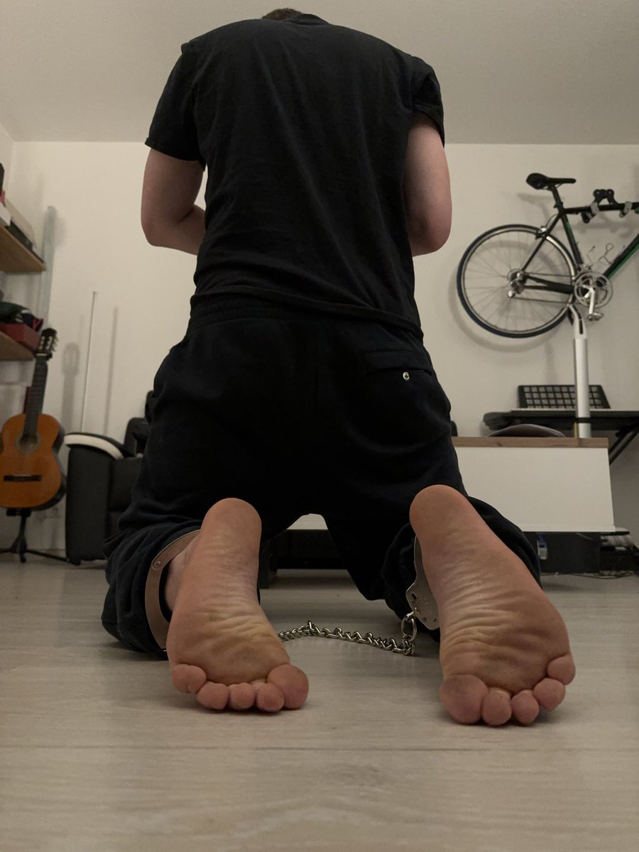 Barefootbondageboy1337 tweet media