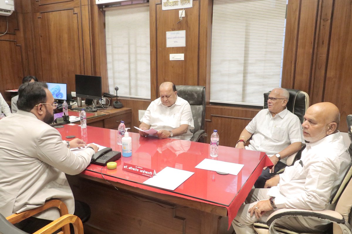 SudhirGadgil's tweet image. या अत्याधुनिक सुविधांमुळे सांगली-मिरजसह परिसरातील रुग्णांना आता अधिक वेगवान आणि उच्च दर्जाचे उपचार मिळण्यास मदत होणार आहे. सर्वसामान्यांच्या आरोग्यासाठी प्रशासन आणि शासन सातत्याने प्रयत्नशील आहे.

#HealthcareDevelopment #सांगली #मिरज #mlasudhirgadgil #आमदारसुधीरगाडगीळ