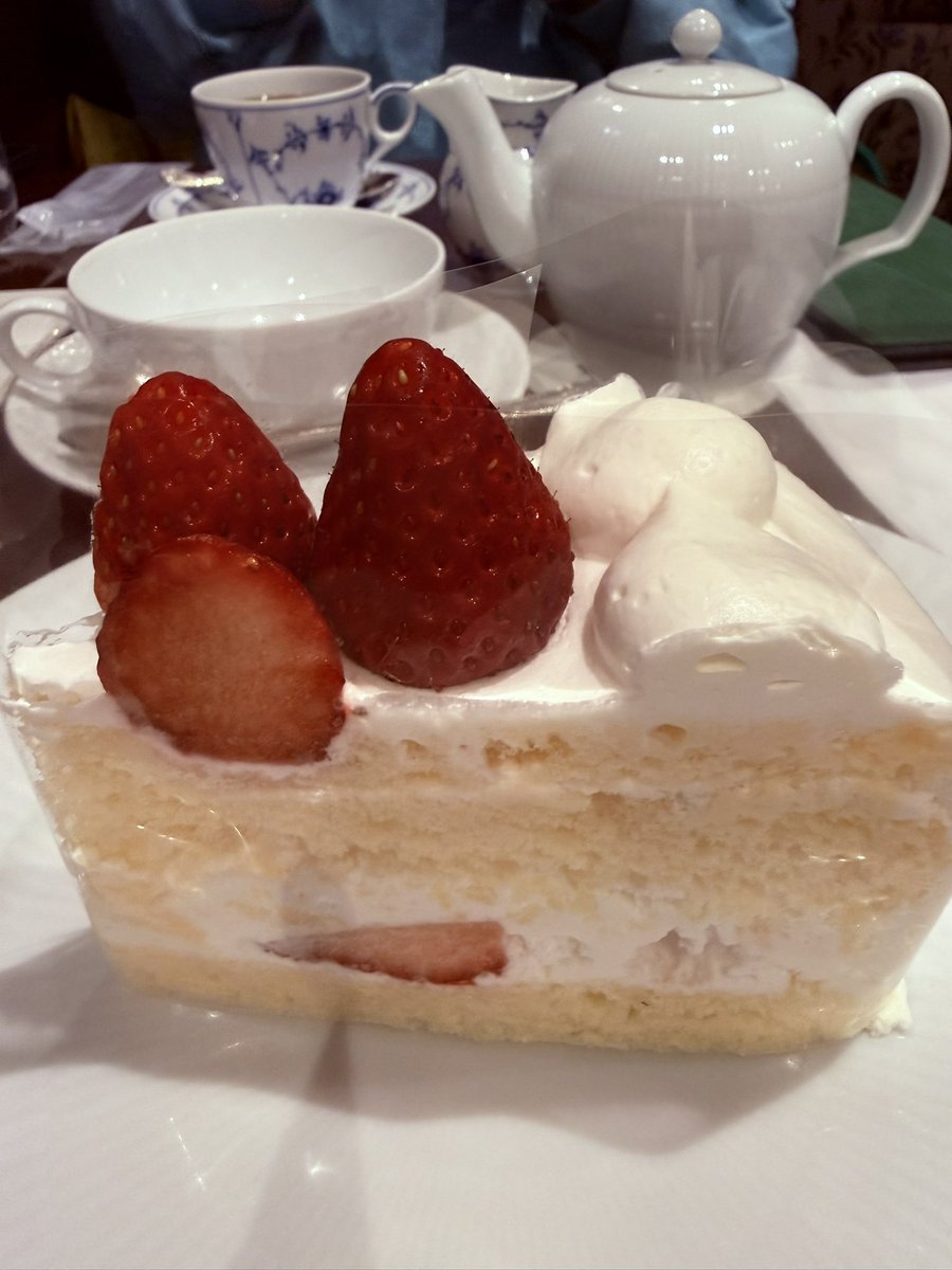 むるもさんとご飯🍚🍰
ディセ併せとボンボニについて頭抱えなが話したけど頭抱えて終わった😃