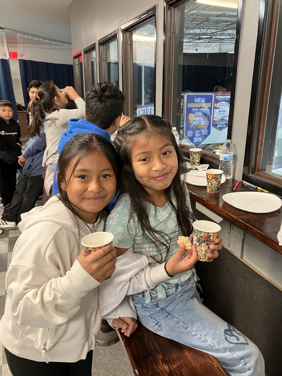 SafePassageTO's tweet photo. Ice Skate Day for the kiddos. Bringing smiles and joy❤️ That’s what we do. https://t.co/F7e4FFBM6F