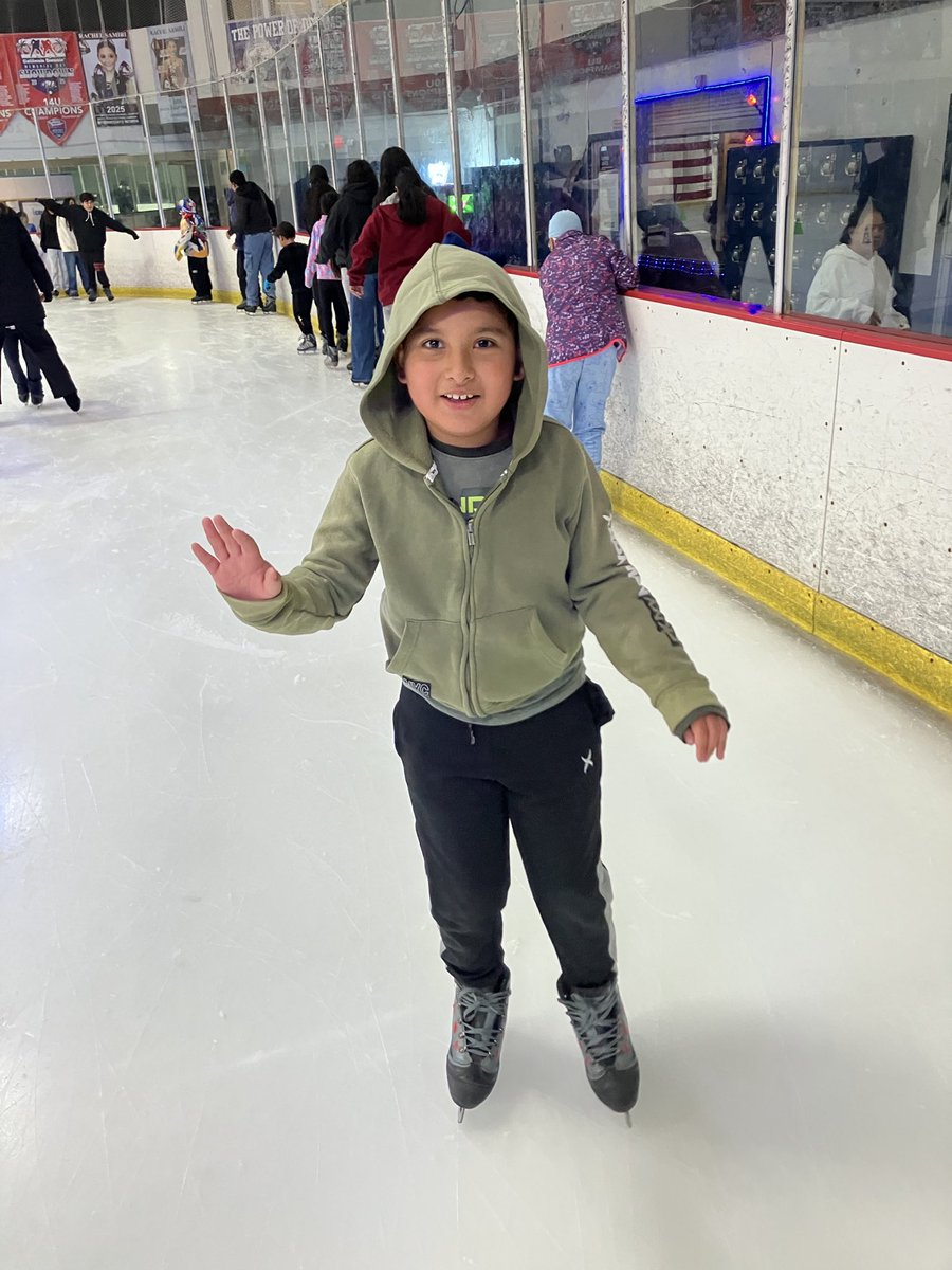 SafePassageTO's tweet photo. Ice Skate Day for the kiddos. Bringing smiles and joy❤️ That’s what we do. https://t.co/F7e4FFBM6F