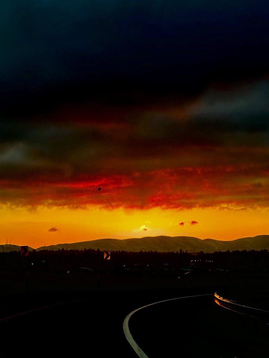 Funkaar1977's tweet image. Good Morning.

#Sunrise #nofilter #bayarea #california