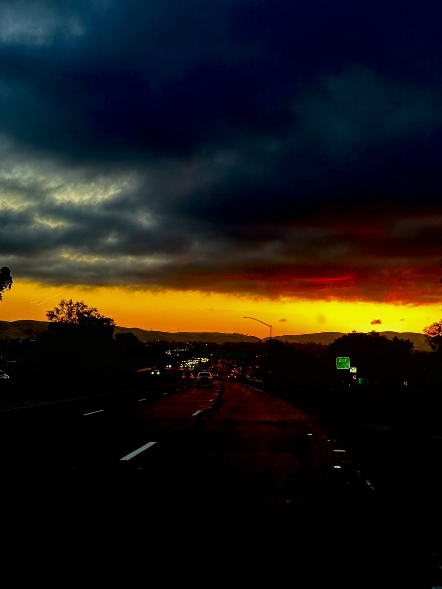 Funkaar1977's tweet image. Good Morning.

#Sunrise #nofilter #bayarea #california