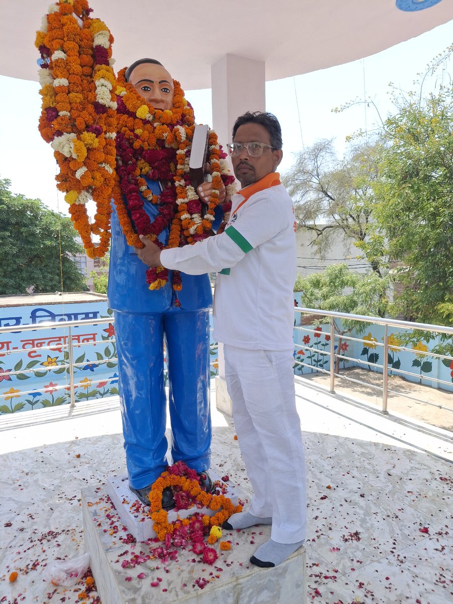 depressedexpre's tweet photo. आधुनिक भारत के शिल्पकार, राष्ट्रनायक, संविधान निर्माता, बोधिसत्व, भारत रत्न बाबा साहेब डॉ. भीमराव अम्बेडकर जी के 135वें जन्मोत्सव पर हार्दिक बधाई...
#BabaSahebDrAmbedkarBirthday https://t.co/De5jTr7lyT