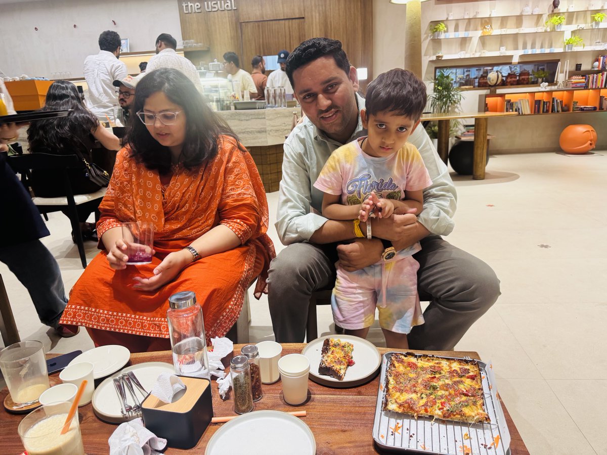 Chachaa Bhatejee enjoying Pizza 🍕 n Bluepea Ice Tea and Yuvraj is ready to attack at THE USUAL Cafe Jaipur on 14.4.26.